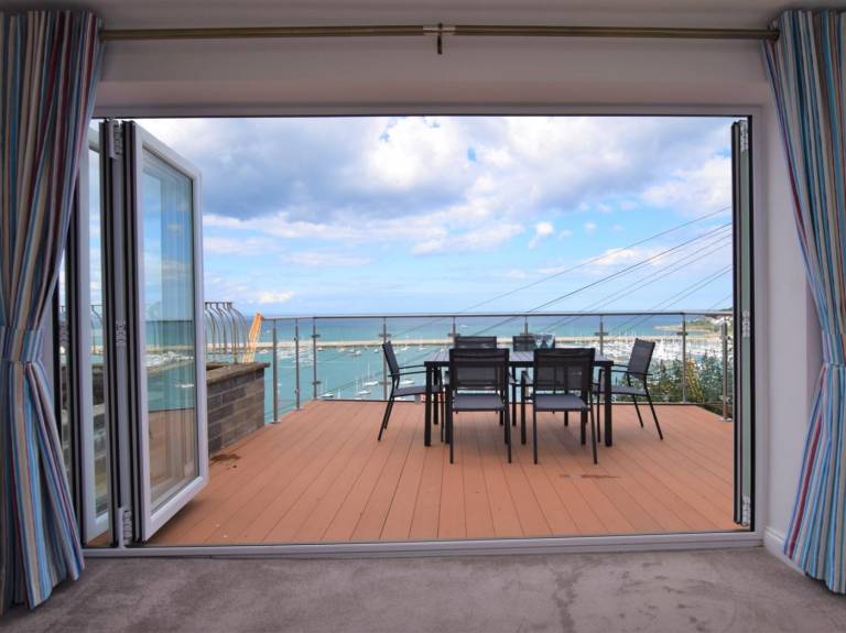 Cottage with yard | Water view | Dogs allowed — photo 4