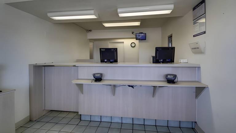 Rodeway Inn Fort Smith I-40 — photo 4