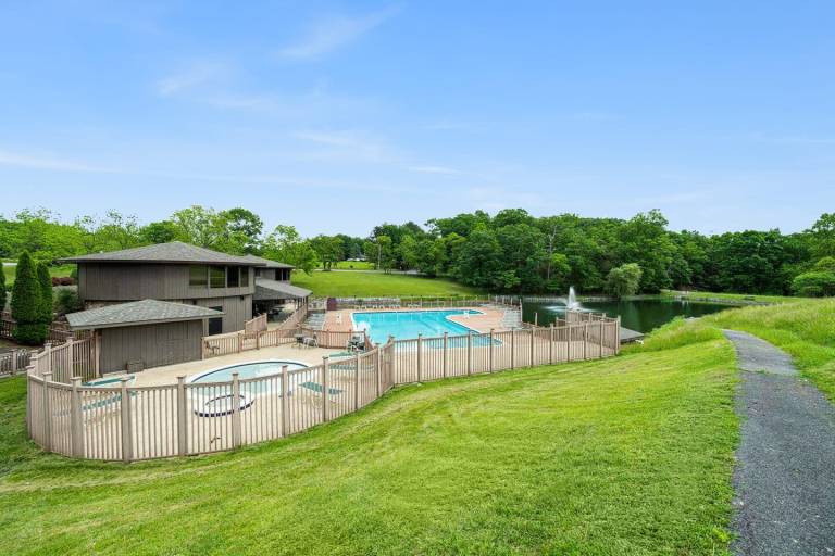 Chalet  Hedgesville