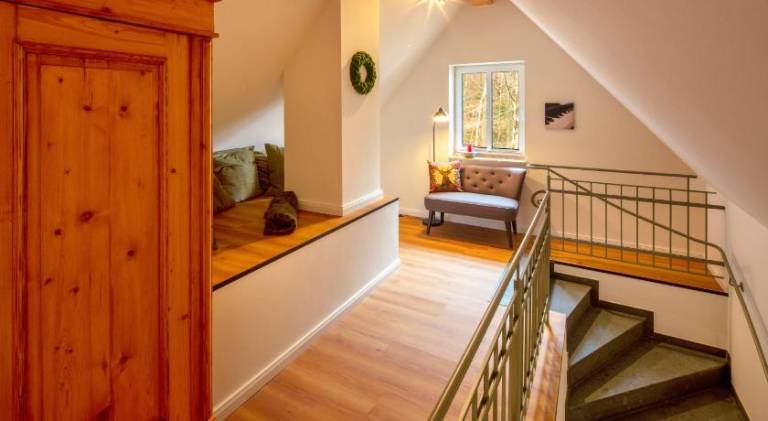 Beautiful rental apartment with patio & yard | Perfect for remote work | Pet-friendly — photo 5