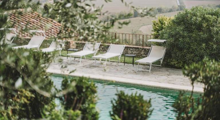 Vacation home with barbeque, pool & garden — photo 3
