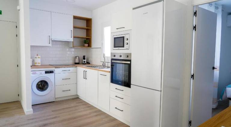 Apartment with garden — photo 4