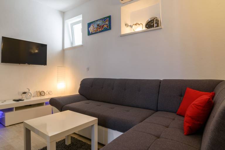 Two bedroom apartment near beach Arbanija, Čiovo (A-16762-a) — photo 2