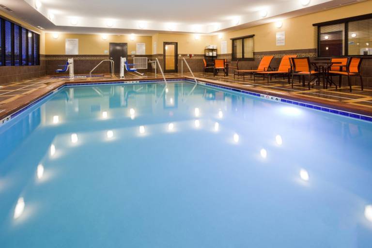 Holiday Inn Express & Suites Davenport North By IHG in Davenport, IA