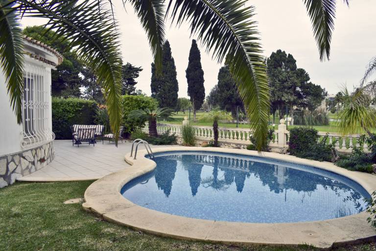 Villa with garden, barbecue & private pool — photo 3