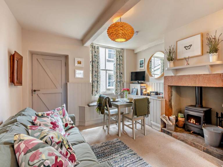 Fully equipped pleasant cottage with yard | Pet-friendly — photo 3
