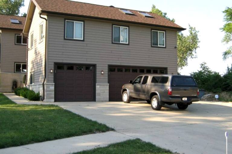 Amazing Cottage with Lake Access in Gary Indiana