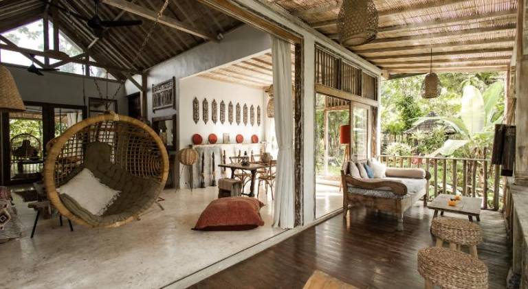 Villa with pool — photo 4