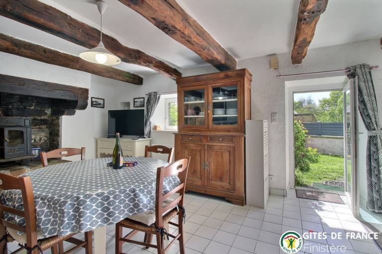 Gite with barbecue & yard — photo 5