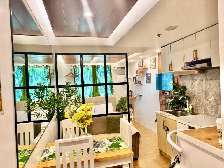 Pleasant vacation home with pool | Suitable for remote work | Pets allowed in Tagaytay
