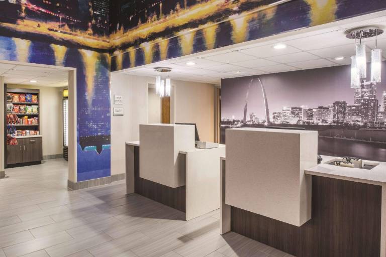 La Quinta Inn & Suites by Wyndham Festus - St. Louis South — photo 3