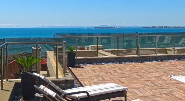 Holiday apartment with pool | Beach nearby | Dogs allowed in Sveti Vlas