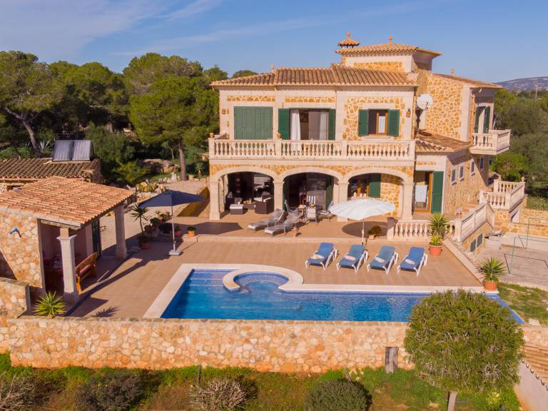 Luxuriöses Haus mit privatem Pool in Cala Figuera
