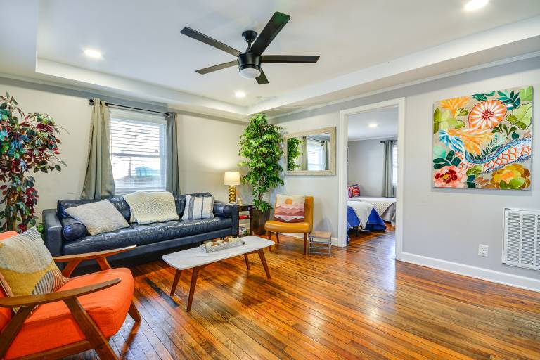 Vibrant Home 2 Mi to Dtwn & Wake Forest University — photo 4