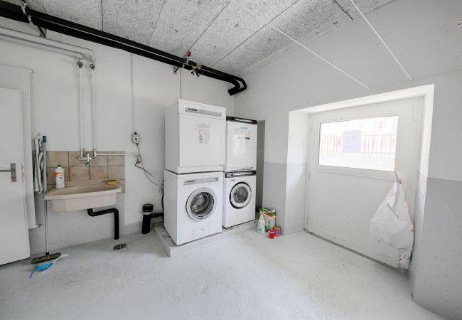 ZH Raspberry ll Oerlikon HITrental Apartment