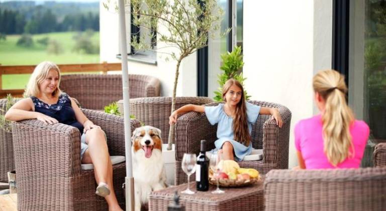 Holiday apartment with terrace, yard & barbeque — photo 4