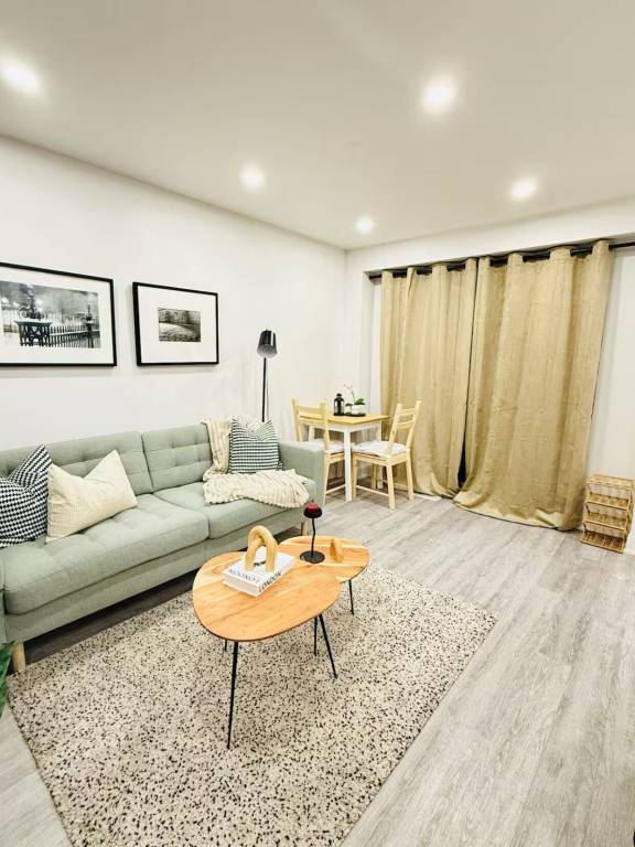 Apartment  Pickering