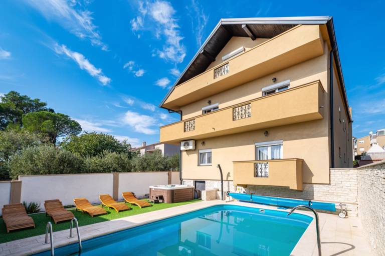 Ferienhaus in Zadar f&uuml;r max. 22 Personen, 