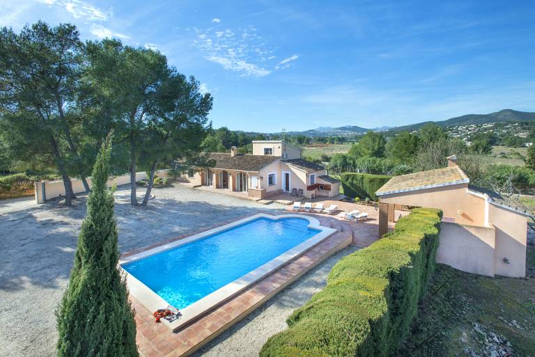 Villa with patio, garden & BBQ — photo 2