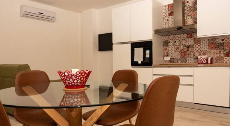 Serviced apartment with terrace — photo 2