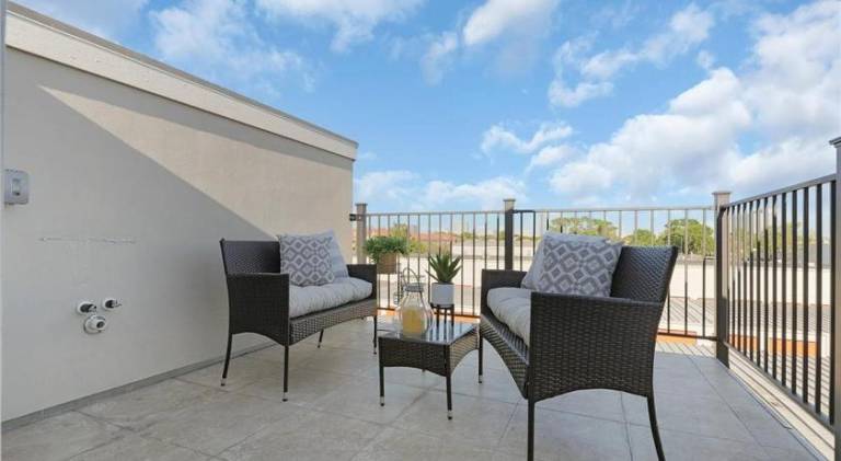 Fully equipped villa with terrace & jacuzzi | Good for workation | Pet-friendly — photo 4