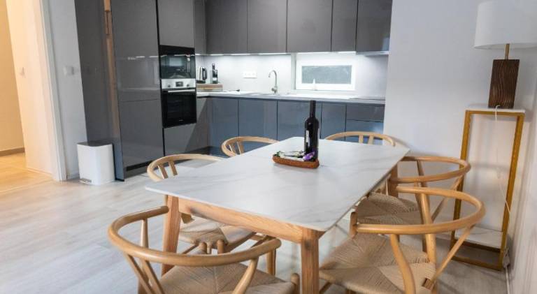 Downtown 2 bedrooms nearby Duna river Balcony-Garage 10 euro per day — photo 3