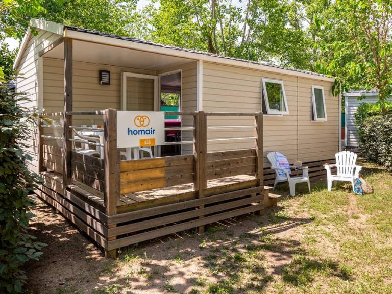 Family-friendly charming mobile home with patio & heated pool | Pets are welcome — photo 5