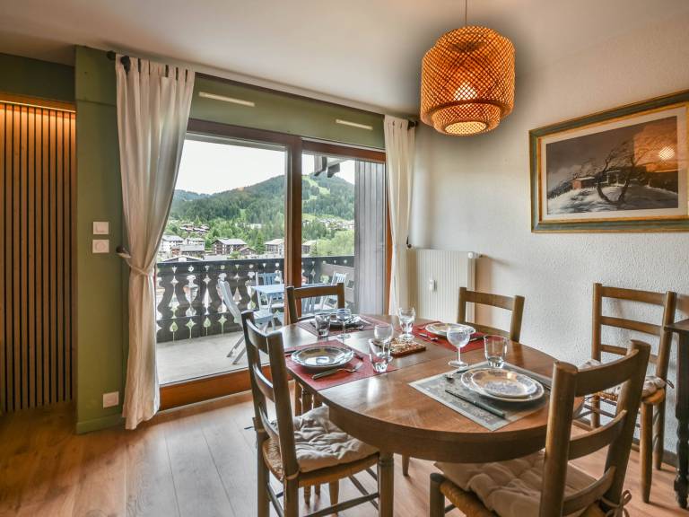 Duplex T3 in Les Gets - 5 pers, panoramic view, balcony, parking, WiFi — photo 2