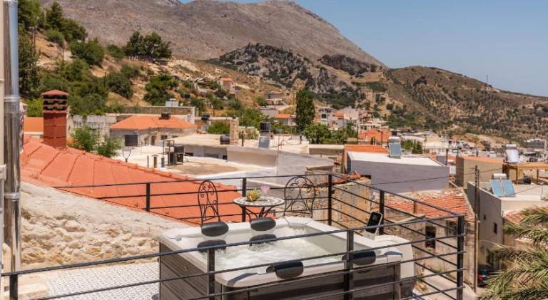 Villa with grill, terrace & hot tub — photo 5