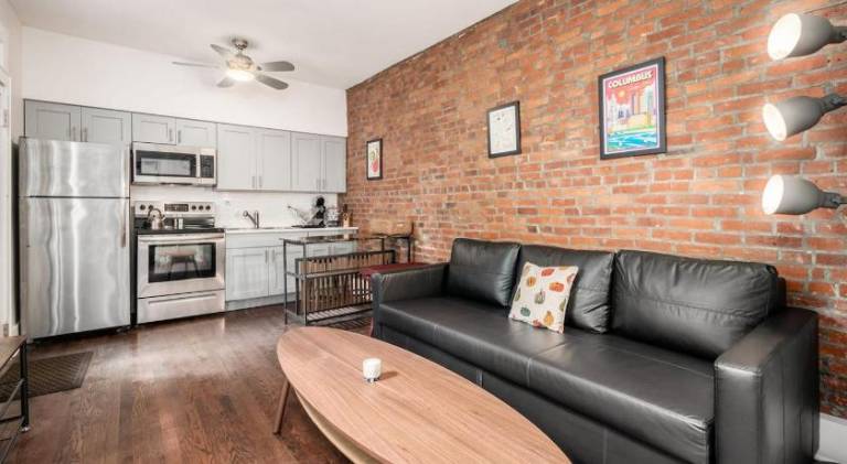 Charming vacation home | Suitable for remote work | Pet-friendly in Franklin, OH
