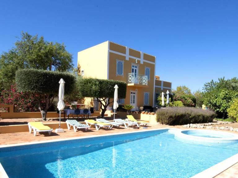 Casa  Varejota