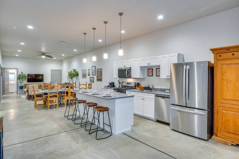 Patio & Shared Hot Tub Tucson Fourplex Townhome