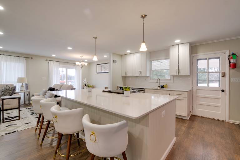 Great for Gatherings! Modern Lanham Duplex — photo 3