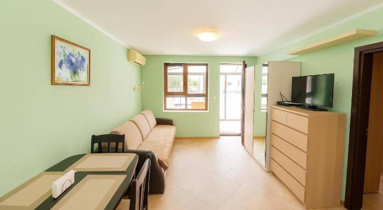 Holiday apartment with pool in Varna