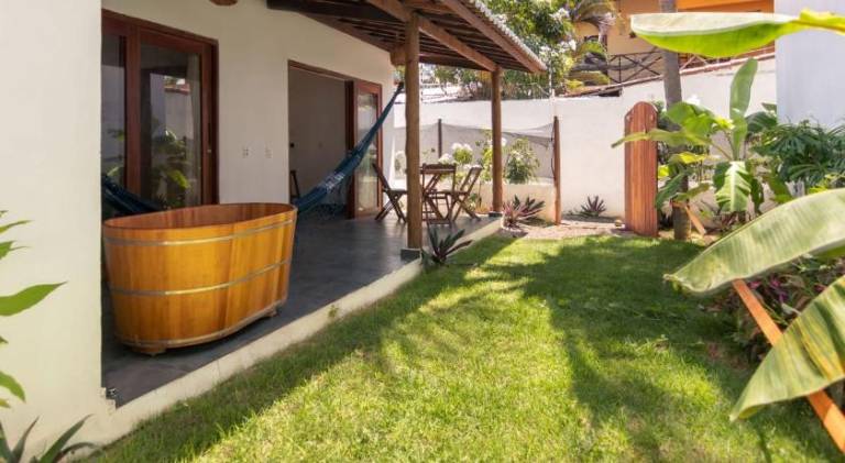 Holiday apartment with pool & yard — photo 4