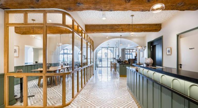Le Phenix Hotel — photo 3