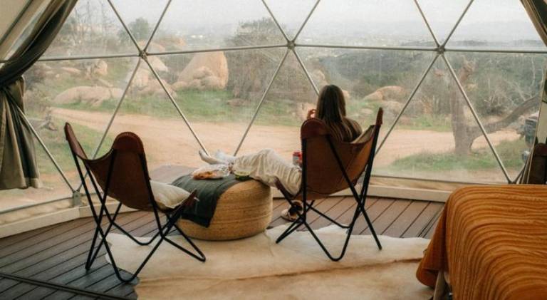 A Cozy Fireside Glamping Escape with Ridge Views — photo 4