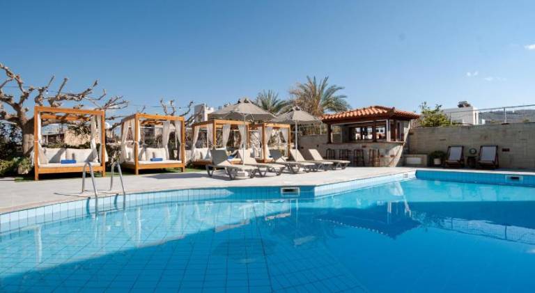 Charming serviced apartment with garden, patio & pool | Close to the beach | Pet-friendly — photo 2