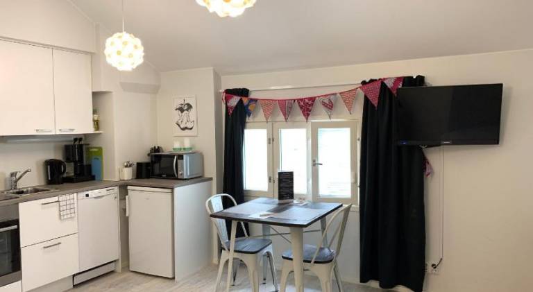 Holiday apartment with yard — photo 3