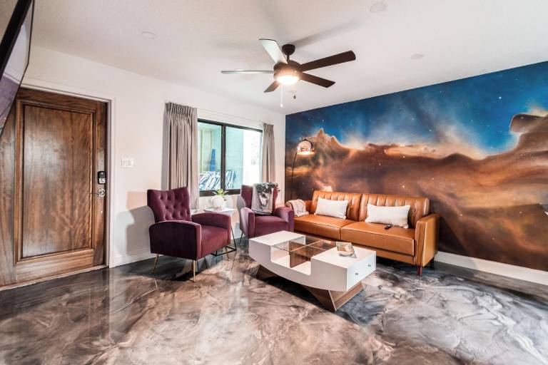 Serviced apartment with pool — photo 2