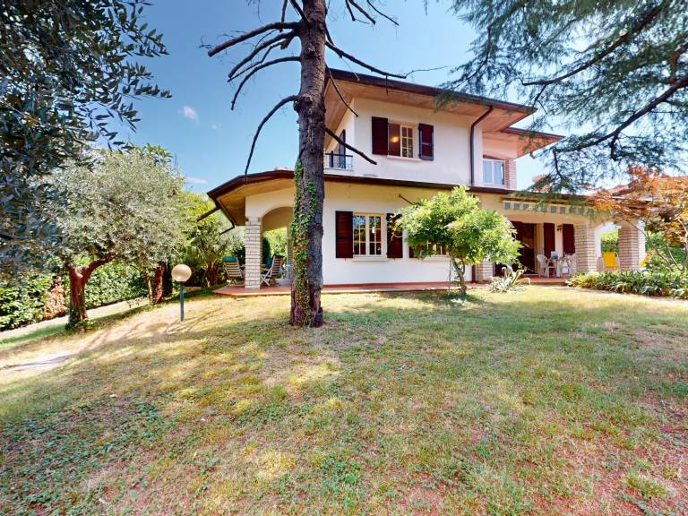 Ferienhaus mit Hund in Sirmione fuer max. 6 Personen