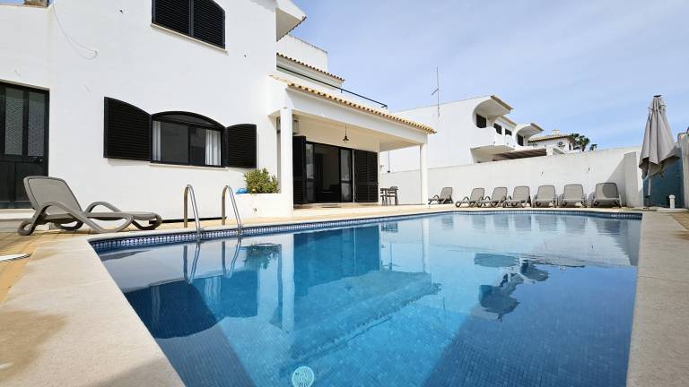Villa with terrace, private pool & barbeque in Albufeira
