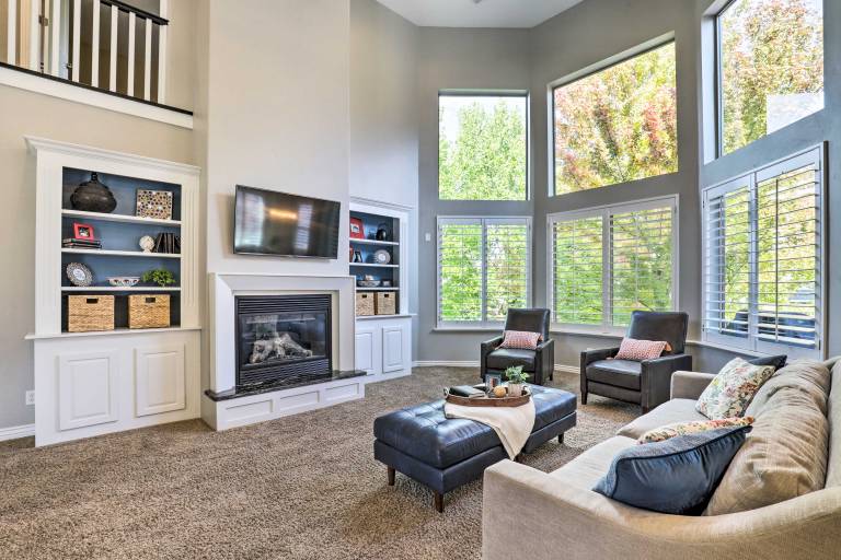 Cottonwood Heights House w Deck & Gas Grill