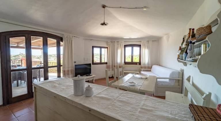 Vacation home with pool — photo 2