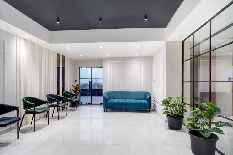 Super Townhouse Oak Sarusajai Stadium — photo 3