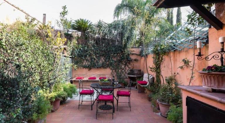 Charming vacation home with patio & jacuzzi | Pets are welcome — photo 5