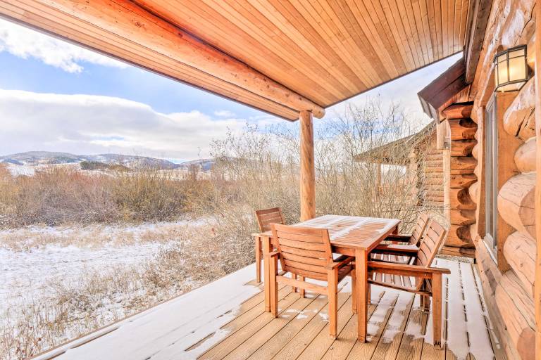 Mountain Views & Fire Pit Granby Retreat