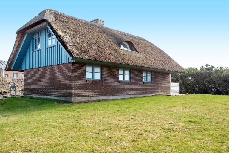 Vacation home with terrace & yard | Close to the beach | Pets are welcome — photo 4