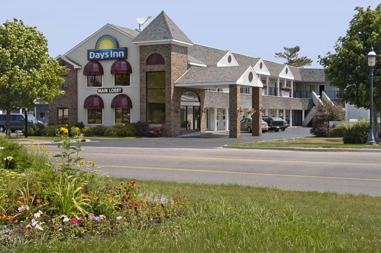 Days Inn by Wyndham Mackinaw City - Lakeview in Mackinaw City, MI