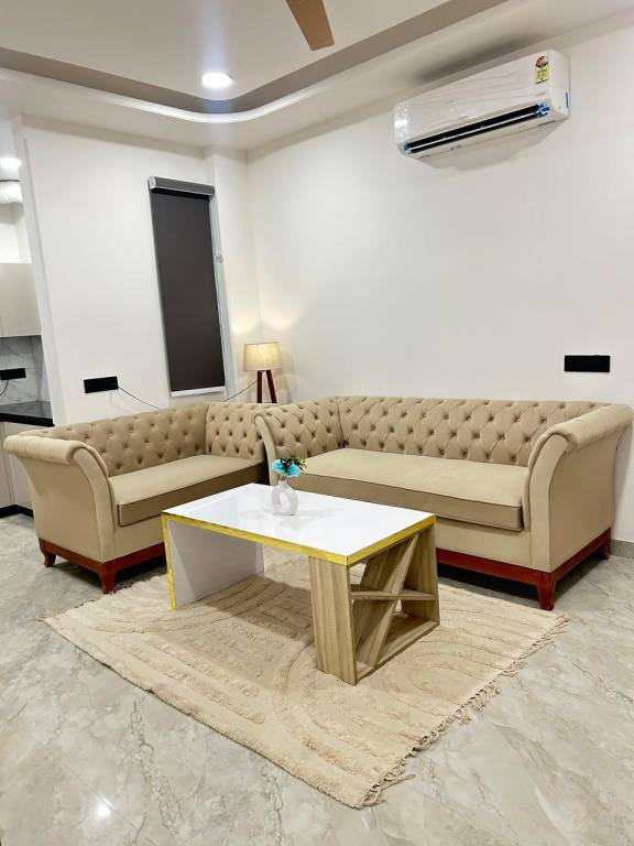 House with 2 rooms for 4 persons in Faridabad